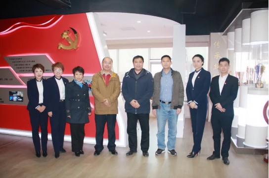 直奔一線 上下聯(lián)動(dòng) 問需幫扶——市商務(wù)局、春華街黨工委領(lǐng)導(dǎo)走訪問需永誠(chéng)世佳
